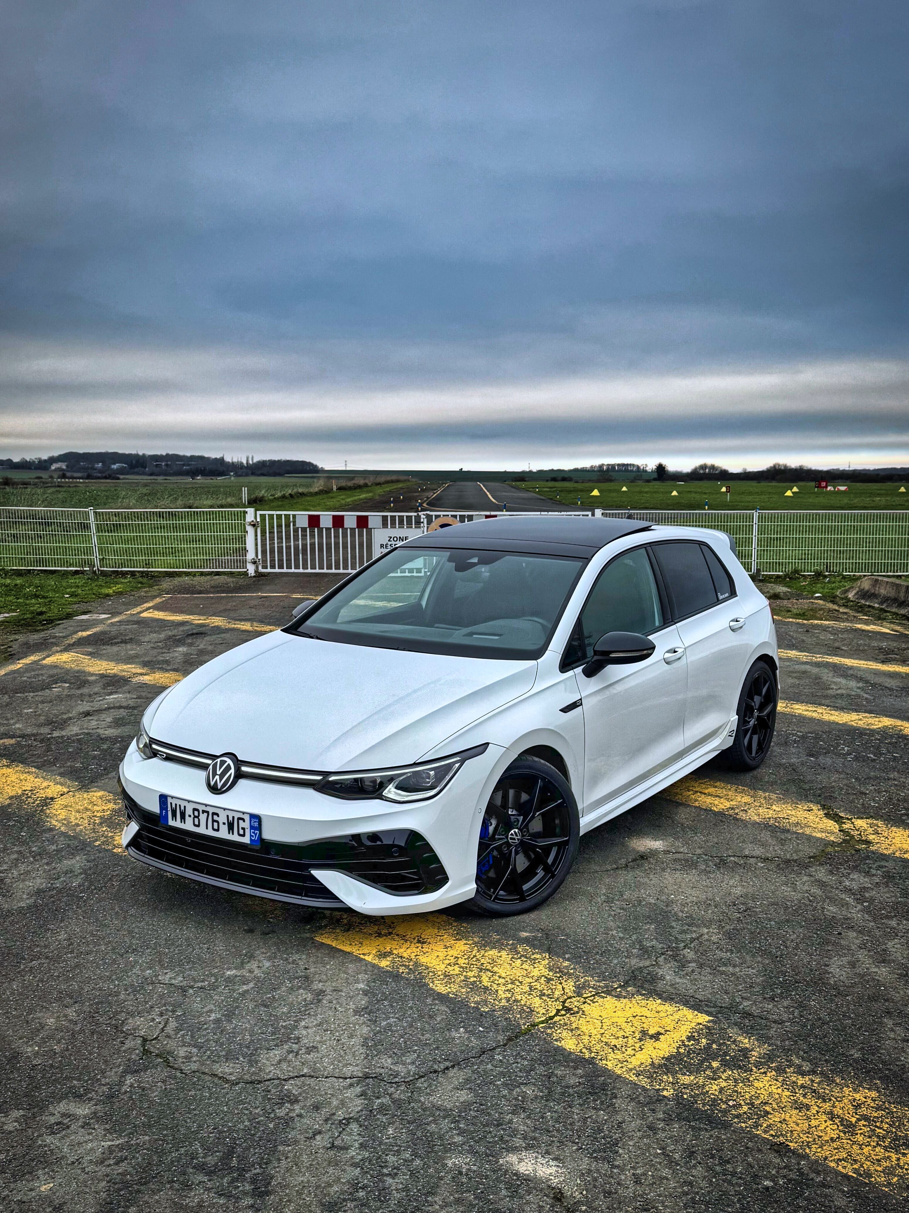 VW Golf 8R